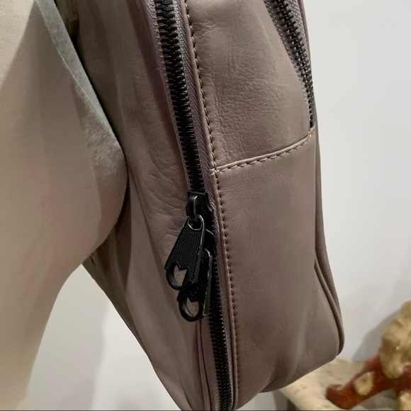 BEN MINKOFF LEATHER briefcase computer case Grey Compartments EUC - Picture 5 of 13